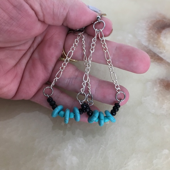 ๐Sale ๐2 for$10 NWOT long beaded blue black fishhook earrings trapeze style - Picture 6 of 6